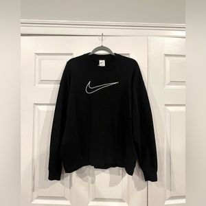 Nike Graphic Crewneck Sweatshirt Women’s Medium Black